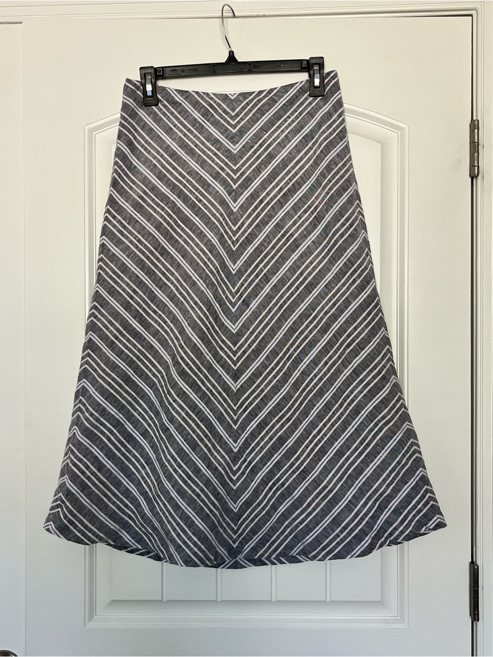 Talbots Gray and White Chevron A-Line Linen Skirt Size 2